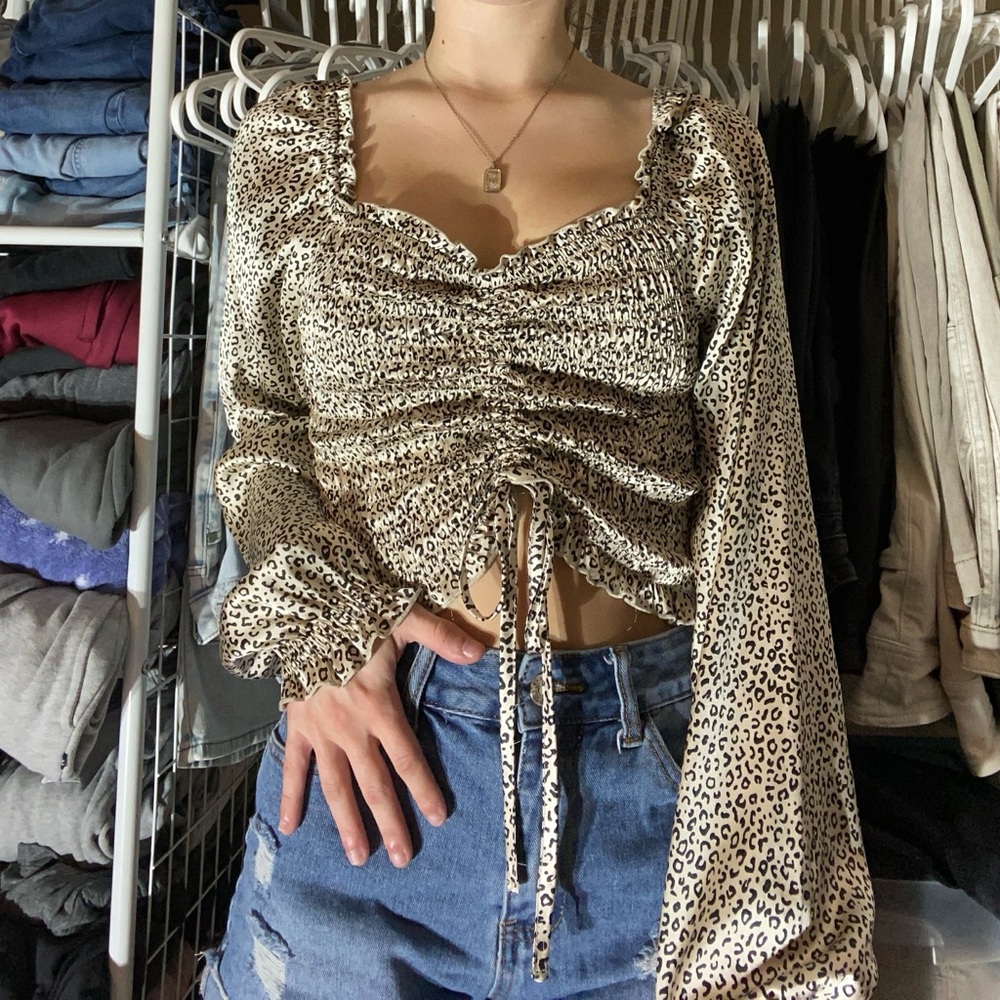Women’s Cropped Blouse